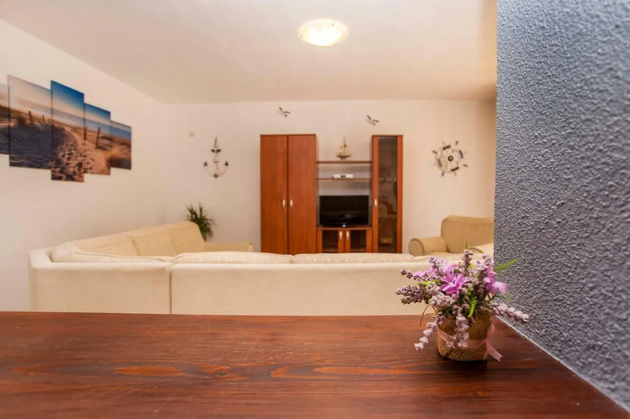 Paola Apartment Pula Croacia