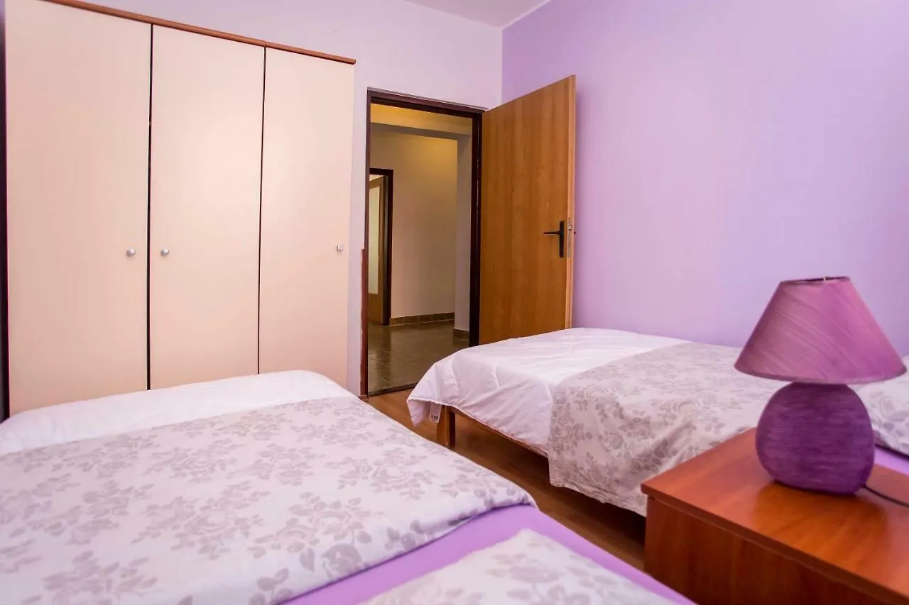 Paola Apartment Pula
