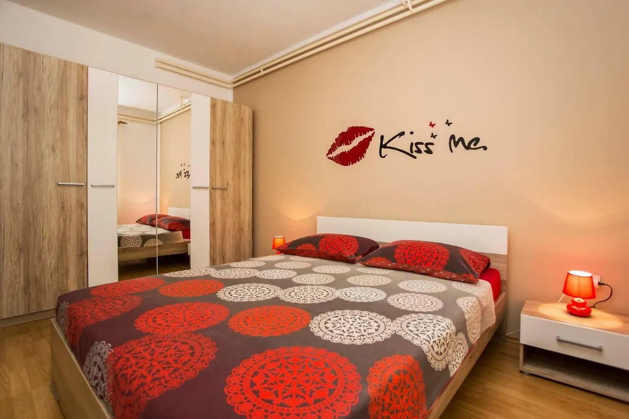 Paola Apartment Pula