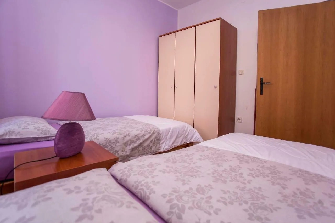 Paola Apartment Pula 0*,  Chorvatsko