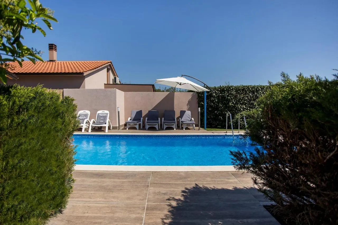Paola Apartment Pula